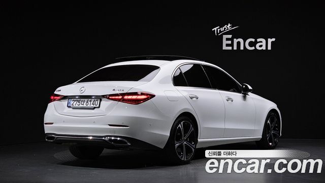 Mercedes-Benz C-Class 2023 — photo 2