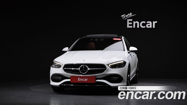 Mercedes-Benz C-Class 2023 — photo 3