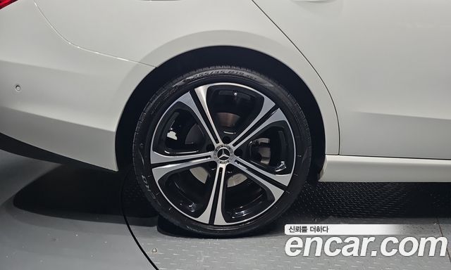 Mercedes-Benz C-Class 2023 — photo 5