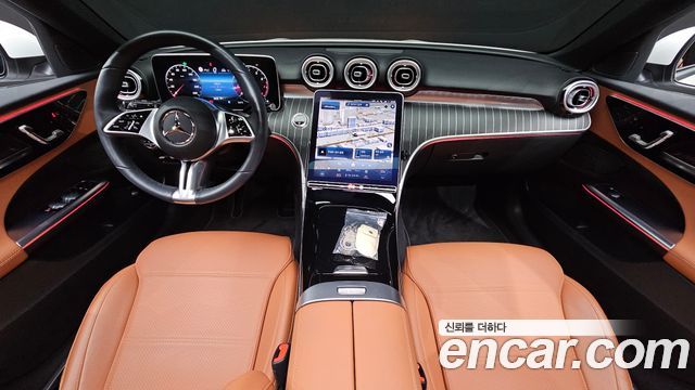 Mercedes-Benz C-Class 2023 — photo 10