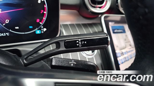 Mercedes-Benz C-Class 2023 — photo 12