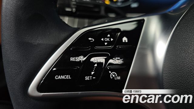 Mercedes-Benz C-Class 2023 — photo 19