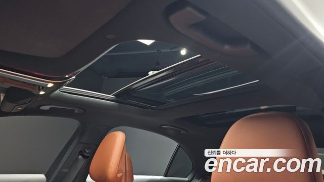 Mercedes-Benz C-Class 2023 — photo 25