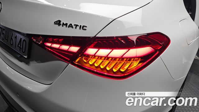 Mercedes-Benz C-Class 2023 — photo 9