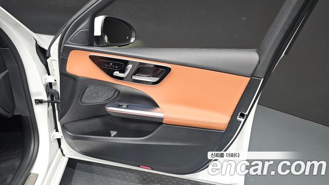 Mercedes-Benz C-Class 2023 — photo 14