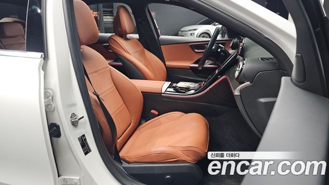 Mercedes-Benz C-Class 2023 — photo 16