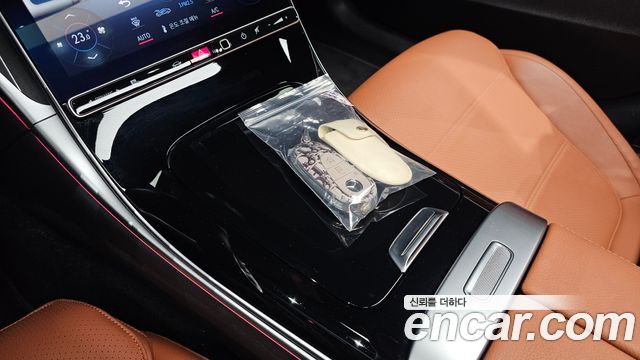 Mercedes-Benz C-Class 2023 — photo 30