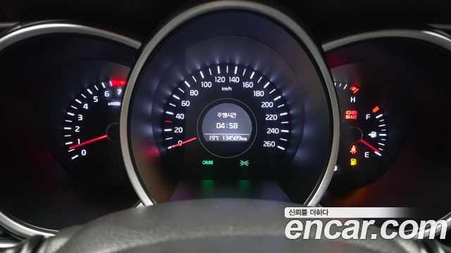 Kia K5 2015 — photo 11