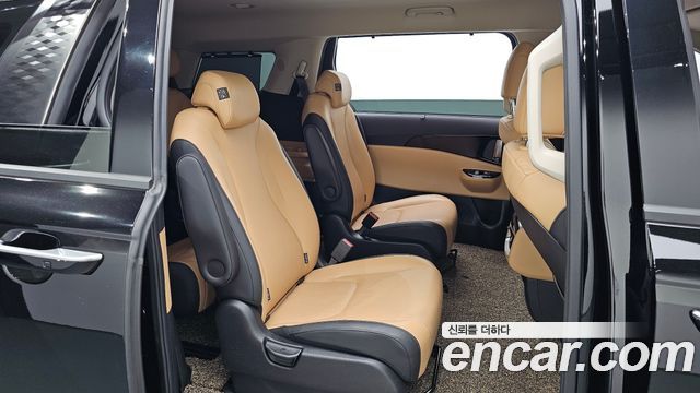 Kia Canival 2022 — photo 18