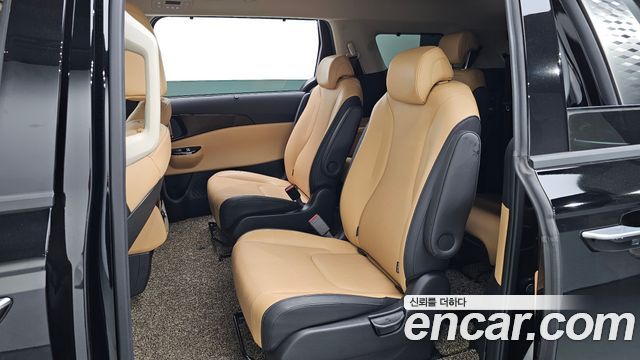 Kia Canival 2022 — photo 16