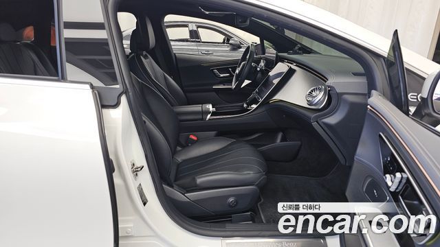 Mercedes-Benz EQE 2023 — photo 17