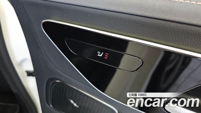 Mercedes-Benz EQE 2023 — photo 24
