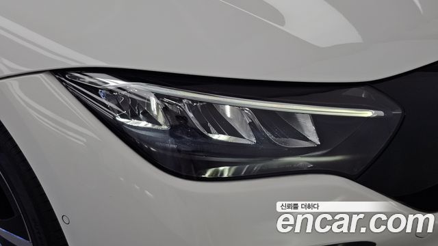Mercedes-Benz EQE 2023 — photo 8