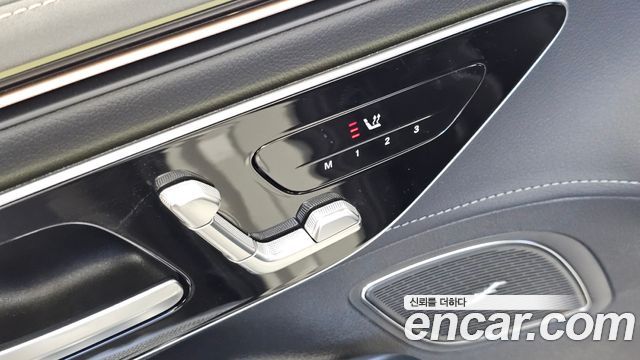 Mercedes-Benz EQE 2023 — photo 16