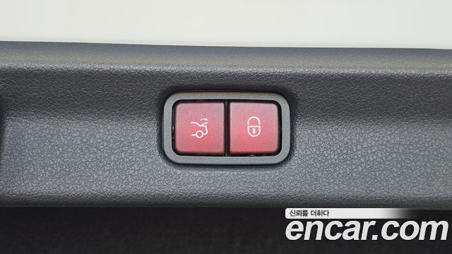 Mercedes-Benz EQE 2023 — photo 30