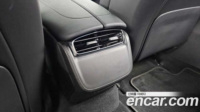 Mercedes-Benz EQE 2023 — photo 31