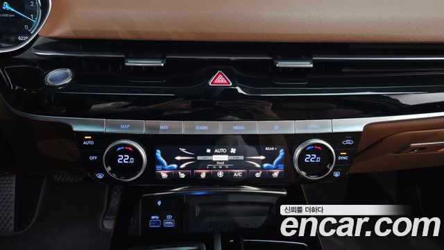 Genesis G80 2022 — photo 25