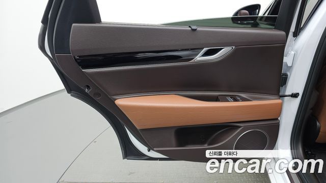 Genesis G80 2022 — photo 15