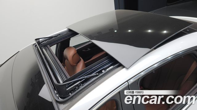 Genesis G80 2022 — photo 36