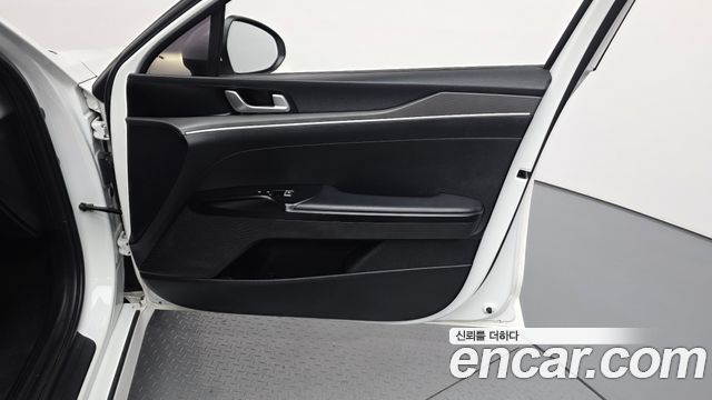 Kia K5 2021 — photo 14