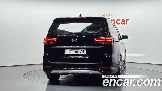 Kia Canival 2019 — photo 4