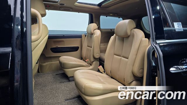 Kia Canival 2019 — photo 18