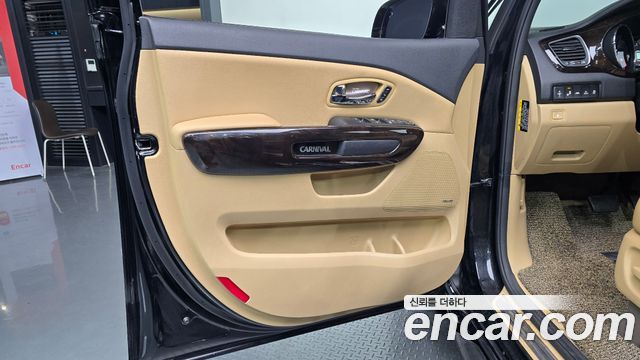 Kia Canival 2019 — photo 14