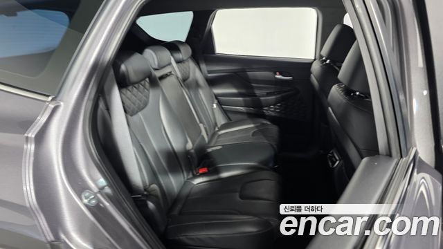 Hyundai Santafe 2023 — photo 17