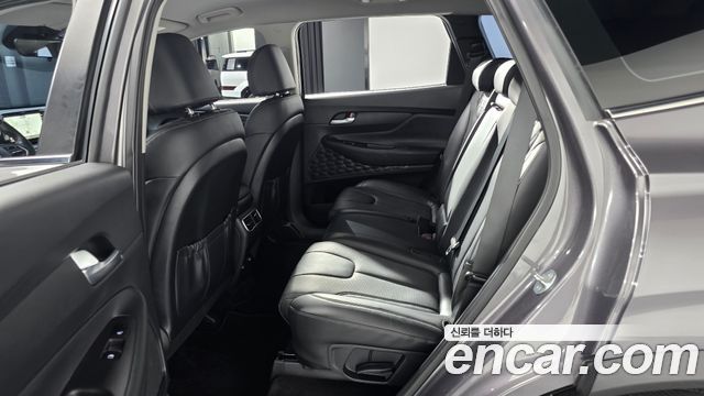 Hyundai Santafe 2023 — photo 18