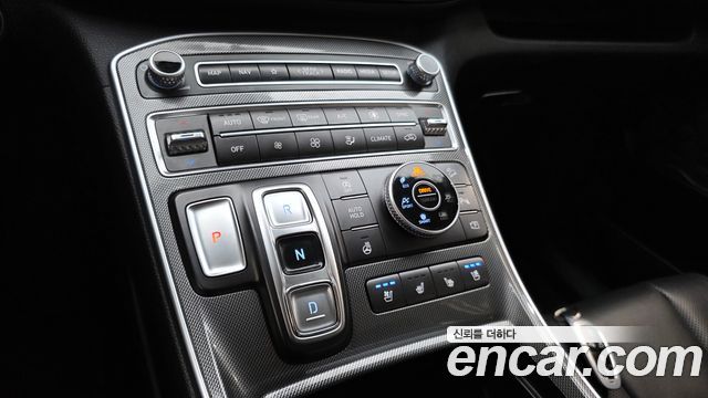Hyundai Santafe 2023 — photo 24
