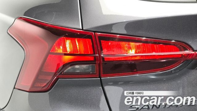 Hyundai Santafe 2023 — photo 9