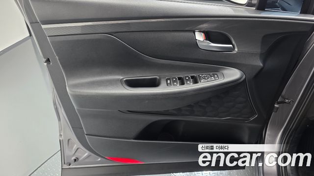 Hyundai Santafe 2023 — photo 14