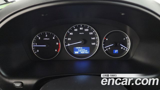 Hyundai Starex 2018 — photo 11