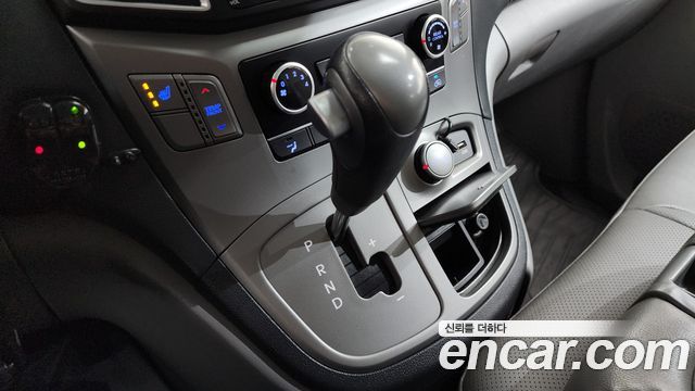 Hyundai Starex 2018 — photo 12