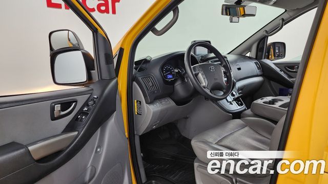 Hyundai Starex 2018 — photo 13