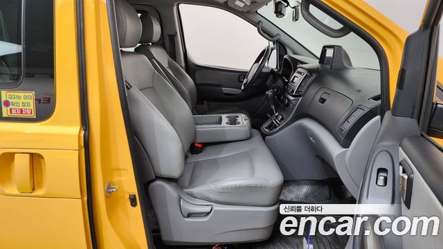 Hyundai Starex 2018 — photo 16