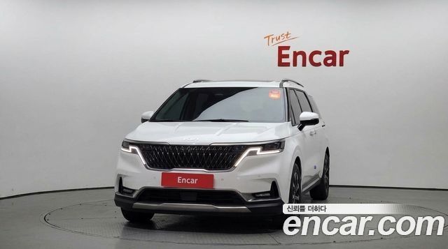 Kia Canival 2023 — photo 3