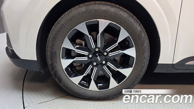 Kia Canival 2023 — photo 5