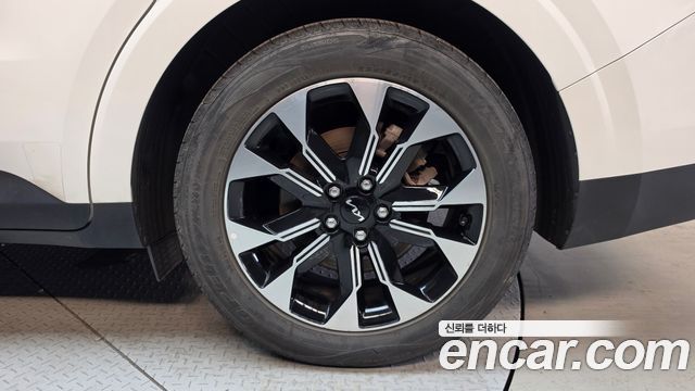 Kia Canival 2023 — photo 7