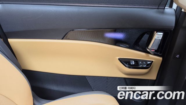 Kia Canival 2023 — photo 15