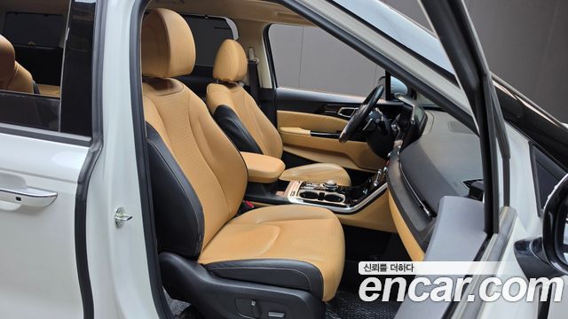 Kia Canival 2023 — photo 16