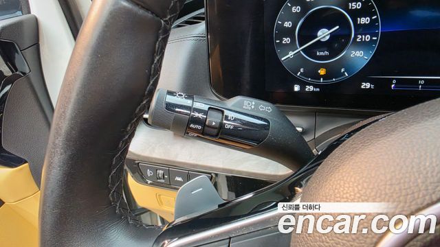 Kia Canival 2023 — photo 29