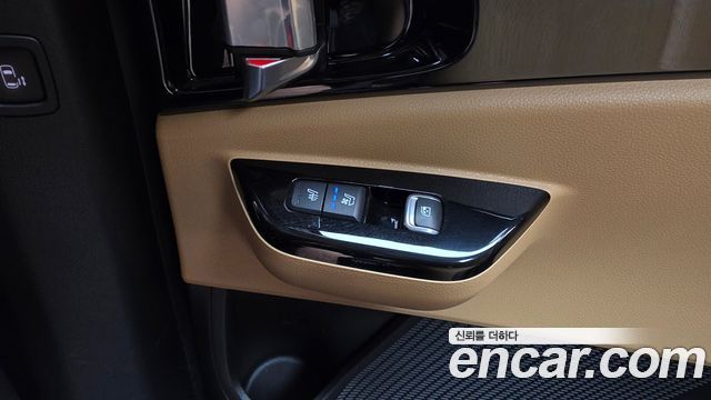 Kia Canival 2023 — photo 32