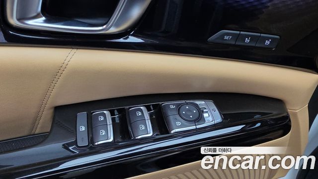 Kia Canival 2023 — photo 33
