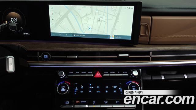 Hyundai Santafe 2024 — photo 18