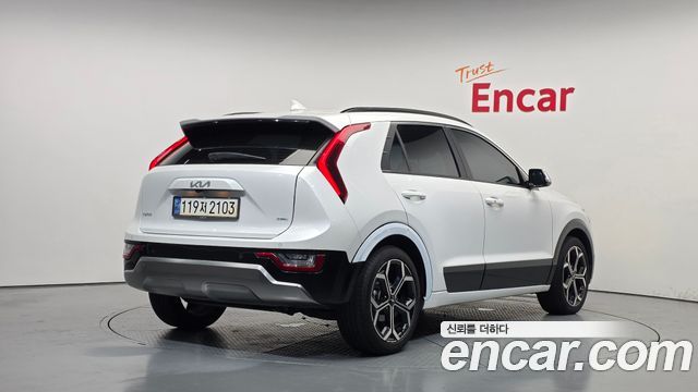 Kia Niro 2023 — photo 2