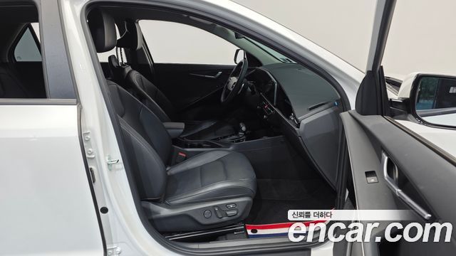 Kia Niro 2023 — photo 17