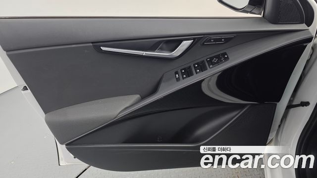Kia Niro 2023 — photo 14