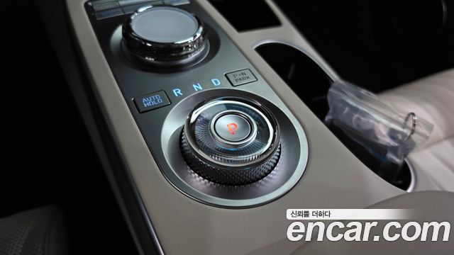 Genesis GV70 2023 — photo 12