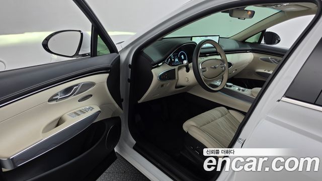 Genesis GV70 2023 — photo 13